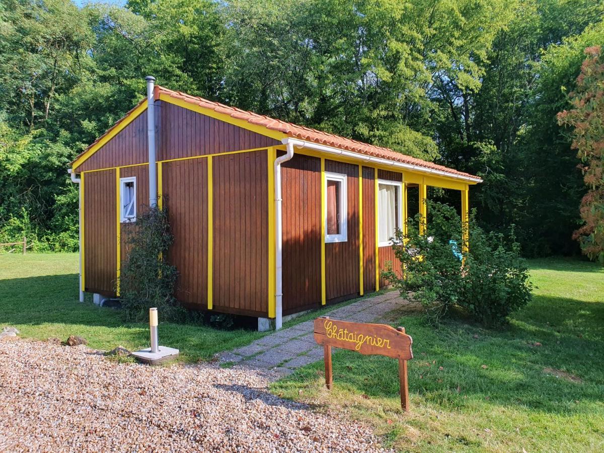 Les Chalets Du Quignon Autry-le-Chatel Exterior foto